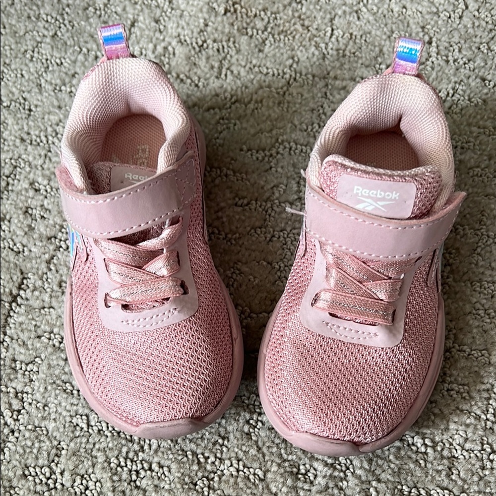 Toddler 6 pink Reebok Sneakers EUC